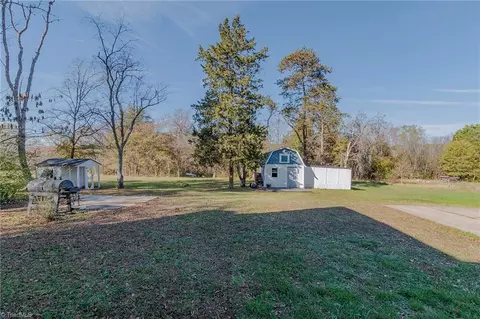 1129 Meadow Rd E, Eden, NC 27288 photo 37