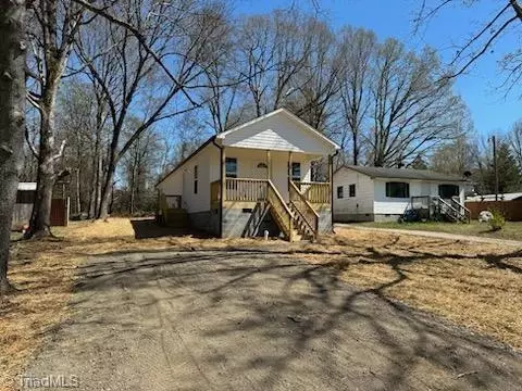209 Murphy St S, Liberty, NC 27298