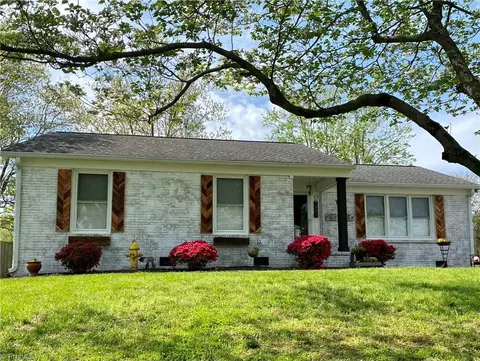 702 Northfield Ave, High Point, NC 27265 photo 2