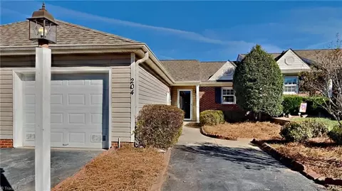 204 Troonsway Rd, Winston Salem, NC 27127