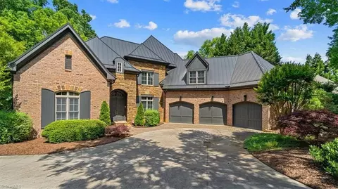 3 Blue Gill Cv, Greensboro, NC 27455