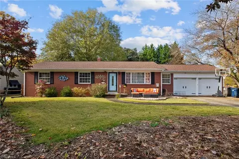 802 Nottingham Dr, Lexington, NC 27292