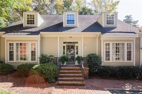 4 Ashton Sq, Greensboro, NC 27408
