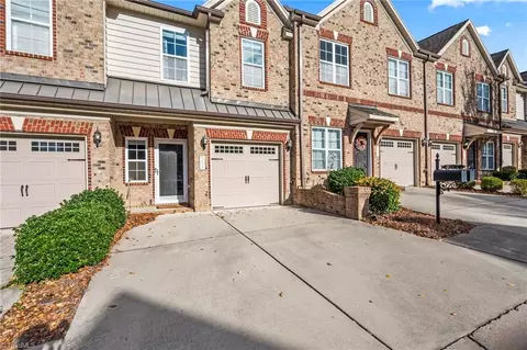 1054 Richmond Park Dr, Winston Salem, NC 27103