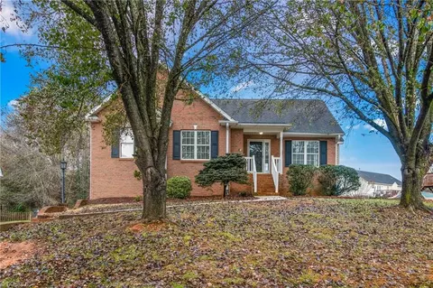 266 Sedge Meadow Dr, Winston Salem, NC 27107
