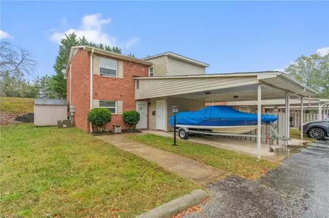 2235 Shadow Valley Rd, High Point, NC 27265