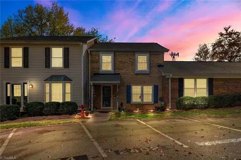 2402 Cottage Pl, Greensboro, NC 27455