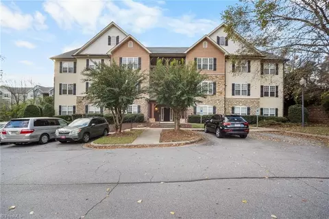 4762 Tatton Park Cir #1C, Winston Salem, NC 27103