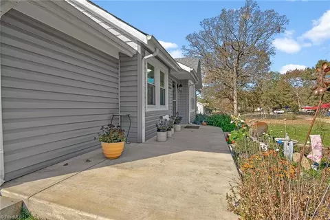 533 Fairbluff Ave, Salisbury, NC 28146 photo 4