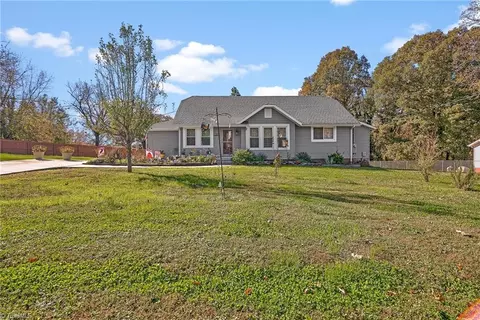 533 Fairbluff Ave, Salisbury, NC 28146 photo 2