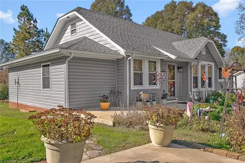 533 Fairbluff Ave, Salisbury, NC 28146 photo 3