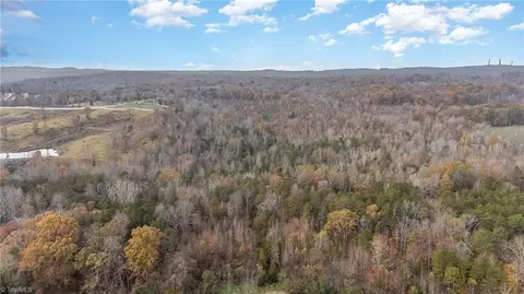 6159 Hideaway Ln, Trinity, NC 27370 photo 4