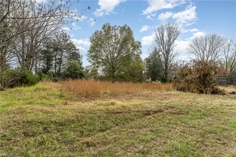 6159 Hideaway Ln, Trinity, NC 27370 photo 3