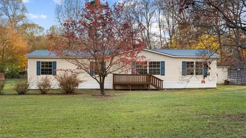 5355 Covered Bridge Rd, Trinity, NC 27370 photo 1