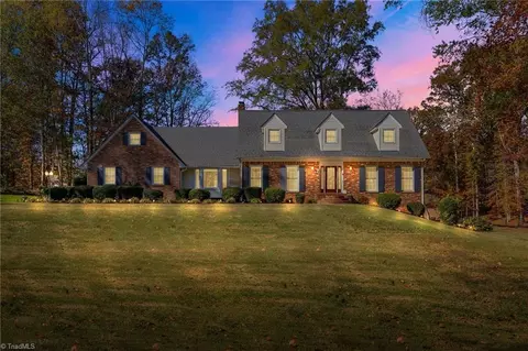 304 Indian Wells Cir, Lexington, NC 27295