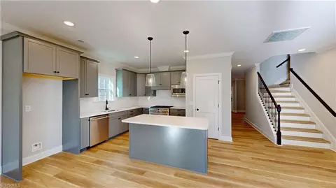 3043 Loch Dr, Winston Salem, NC 27106