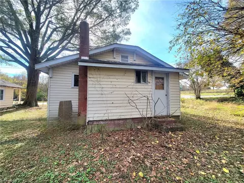 Exterior - 1203 Pearson Pl, High Point, NC 27260 photo 1 of 2