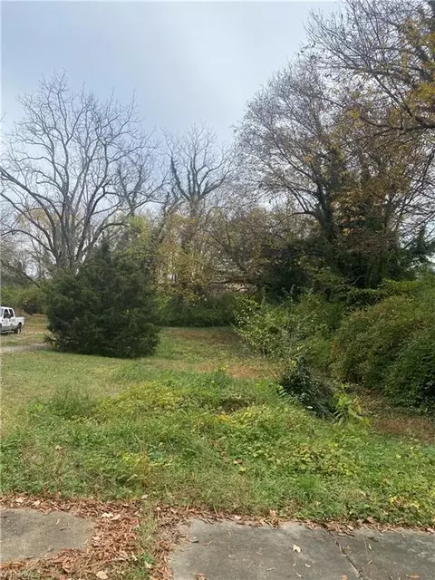 706 Carrick St, High Point, NC 27262