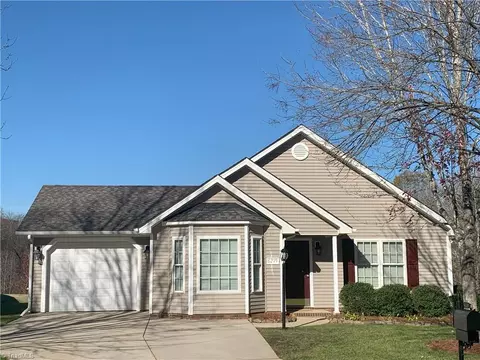 6219 Black Willow Dr, Greensboro, NC 27405