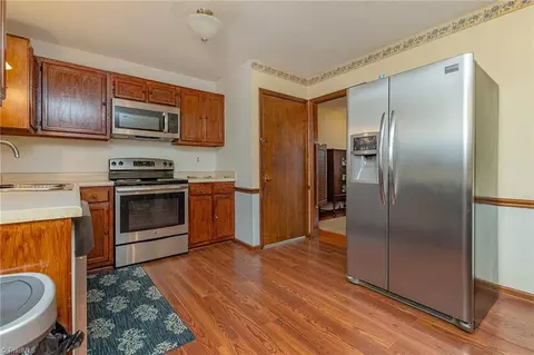 Kitchen - 6927 Hampton Rd, Clemmons, NC 27012 photo 2 of 2