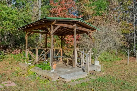 Exterior - 6927 Hampton Rd, Clemmons, NC 27012 photo 6 of 8