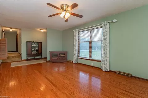 Living - 6927 Hampton Rd, Clemmons, NC 27012 photo 2 of 2