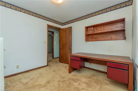 Bedroom - 6927 Hampton Rd, Clemmons, NC 27012 photo 1 of 4