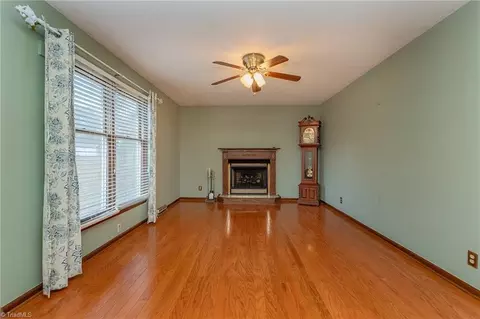 Living - 6927 Hampton Rd, Clemmons, NC 27012 photo 1 of 2