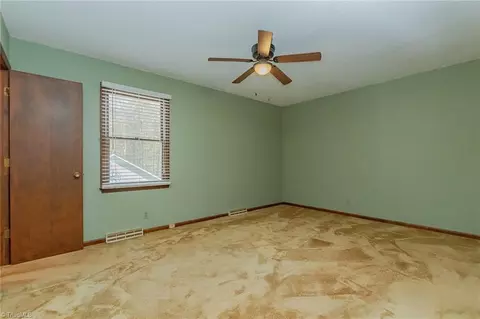 Bedroom - 6927 Hampton Rd, Clemmons, NC 27012 photo 3 of 4