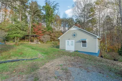 Exterior - 6927 Hampton Rd, Clemmons, NC 27012 photo 7 of 8