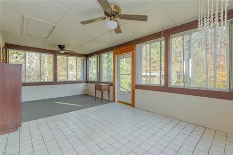 Exterior - 6927 Hampton Rd, Clemmons, NC 27012 photo 4 of 8