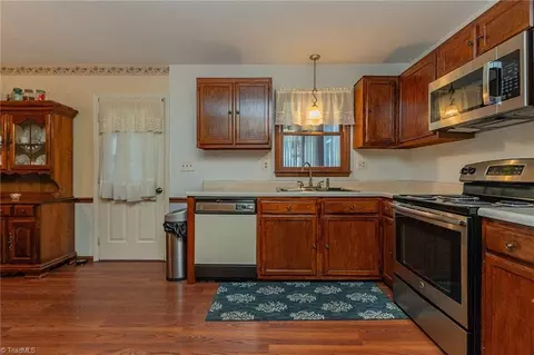 Kitchen - 6927 Hampton Rd, Clemmons, NC 27012 photo 1 of 2