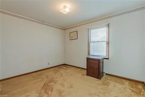 Bedroom - 6927 Hampton Rd, Clemmons, NC 27012 photo 2 of 4