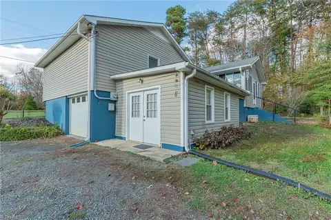 Exterior - 6927 Hampton Rd, Clemmons, NC 27012 photo 8 of 8