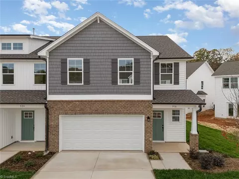 918 Cannon Crossing Cir, Greensboro, NC 27410
