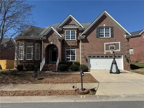 2010 Waterford Village Dr, Clemmons, NC 27012