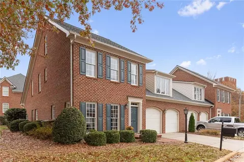 4702 Friars Ln, Greensboro, NC 27455
