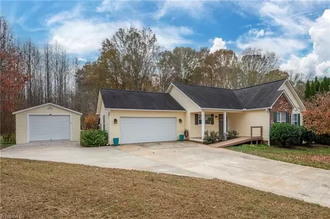 158 Winchester Rd, Advance, NC 27006