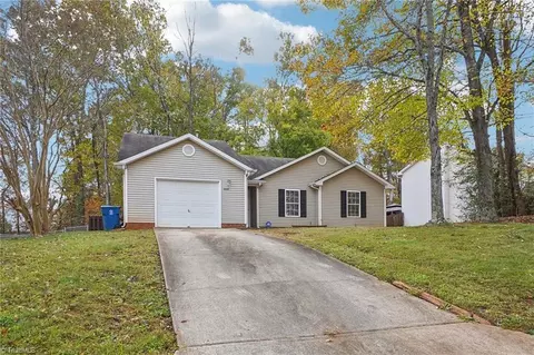 3990 Briargate Dr, Greensboro, NC 27405