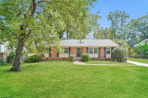 3107 Farmington Dr, Greensboro, NC 27407