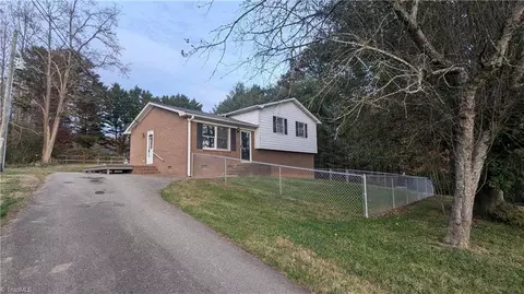 193 Creed Rd, Mount Airy, NC 27030