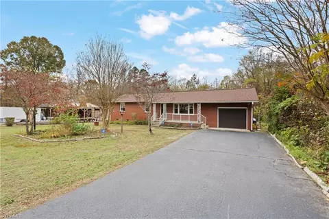 122 Debanne Rd, Mcleansville, NC 27301