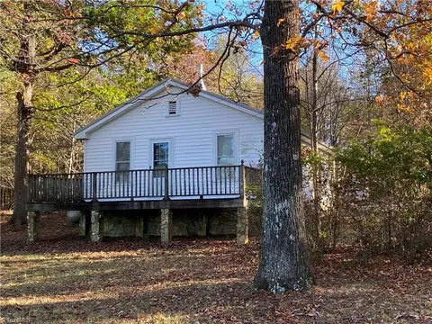 3642 Andrew Country Ln, Climax, NC 27233