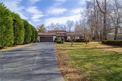 4654 Pineview Dr, Trinity, NC 27370 photo 2