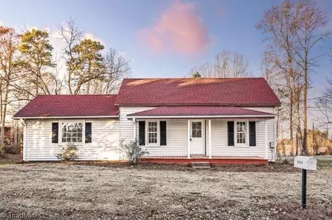 5615 Phelps Farm Rd, Clemmons, NC 27012
