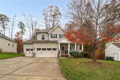 2710 Splitbrooke Dr, High Point, NC 27265 photo 2