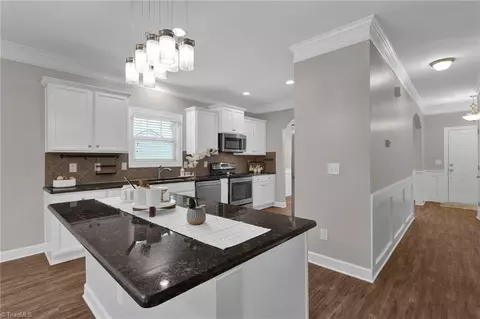 2710 Splitbrooke Dr, High Point, NC 27265 photo 13