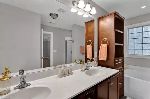 2710 Splitbrooke Dr, High Point, NC 27265 photo 26