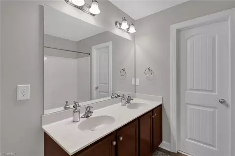2710 Splitbrooke Dr, High Point, NC 27265 photo 31