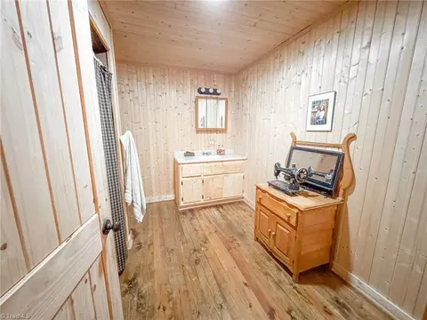 Bath - 105 Dodson St, Pilot Mountain, NC 27041 photo 2 of 7